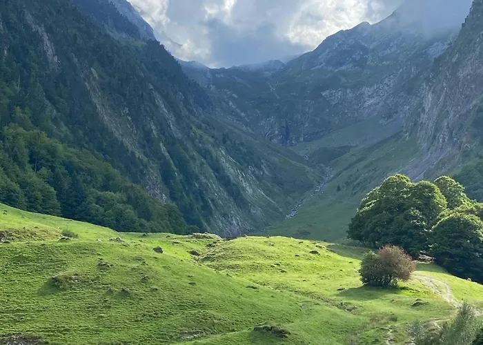 Fantastic Ground Floor Opposite Thermes