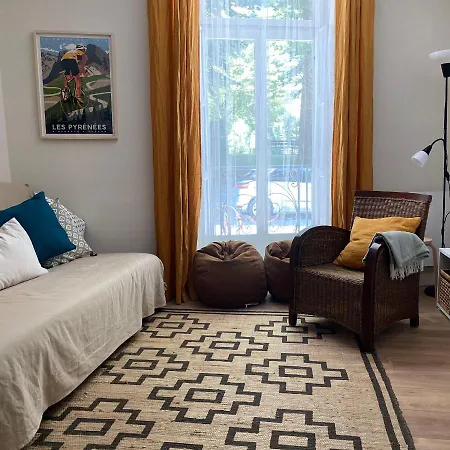 Apartament Fantastic Ground Floor Opposite Thermes