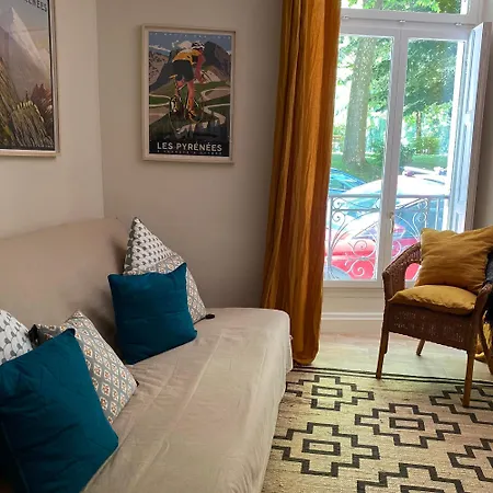 Fantastic Ground Floor Opposite Thermes * Bagnères-de-Luchon