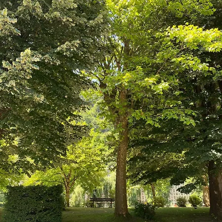 Fantastic Ground Floor Opposite Thermes Apartamento